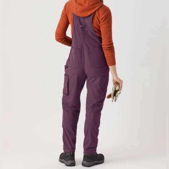 Duluth Trading Co Flexpedition Bib Overalls in Elderberry, size L - Picture 2 of 7